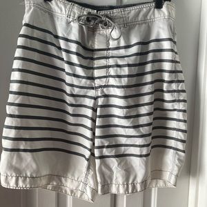Mens Old Navy swim trunks size M